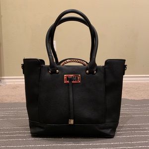 Black | Gold | Faux Leather | Bucket Tote